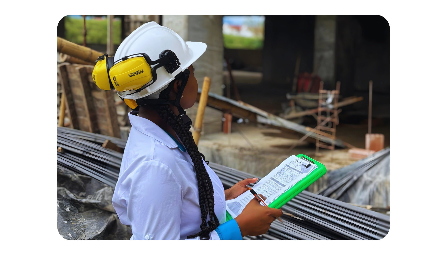 Identificamos los riesgos y requisitos normativos.